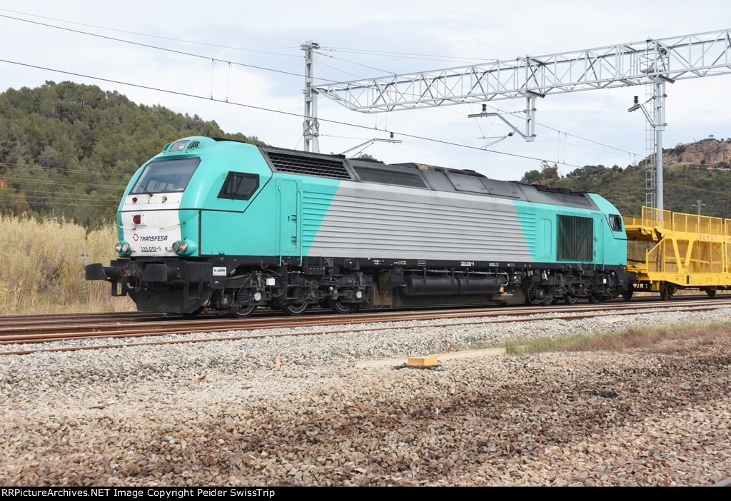 Medway 335 010 leased from Angel Trains Espana